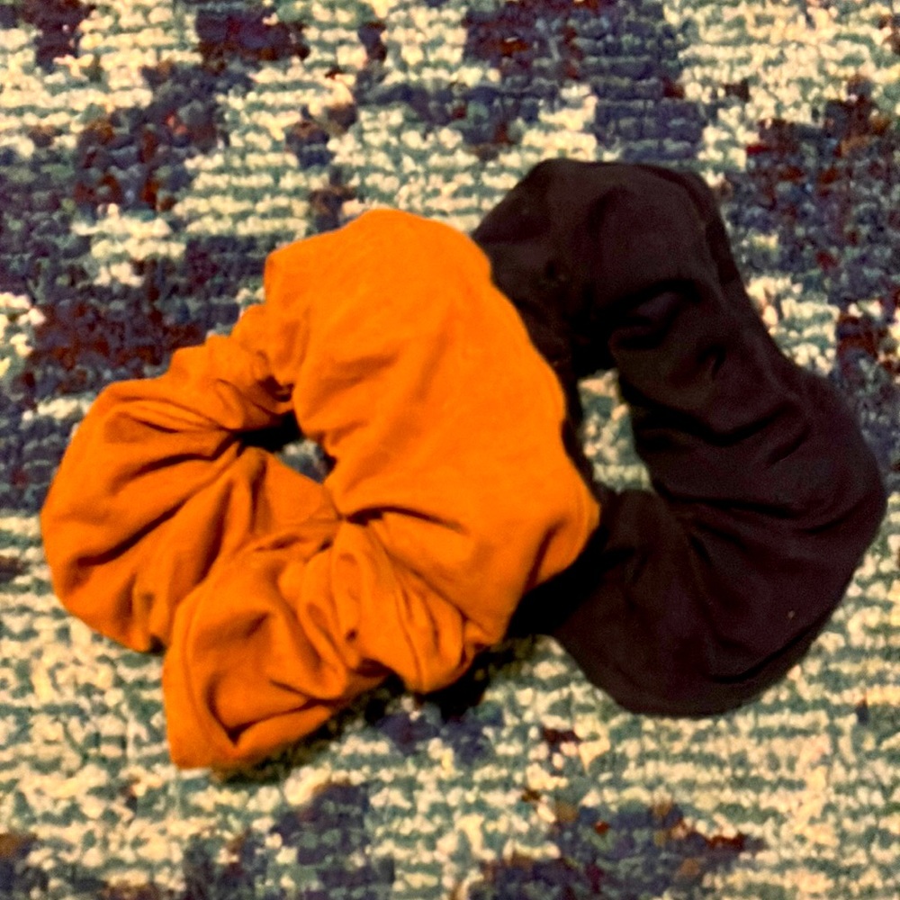 Two ARQ large scrunchies. Toffee and navy colors.